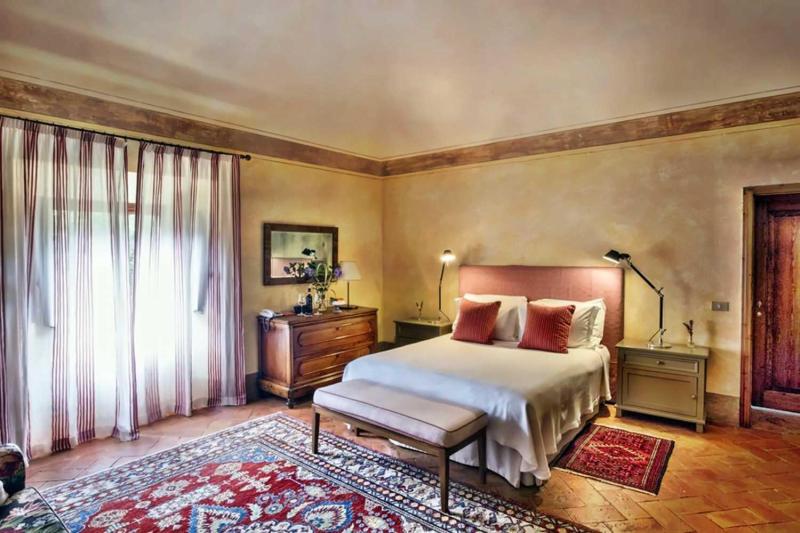 Large Charm Room