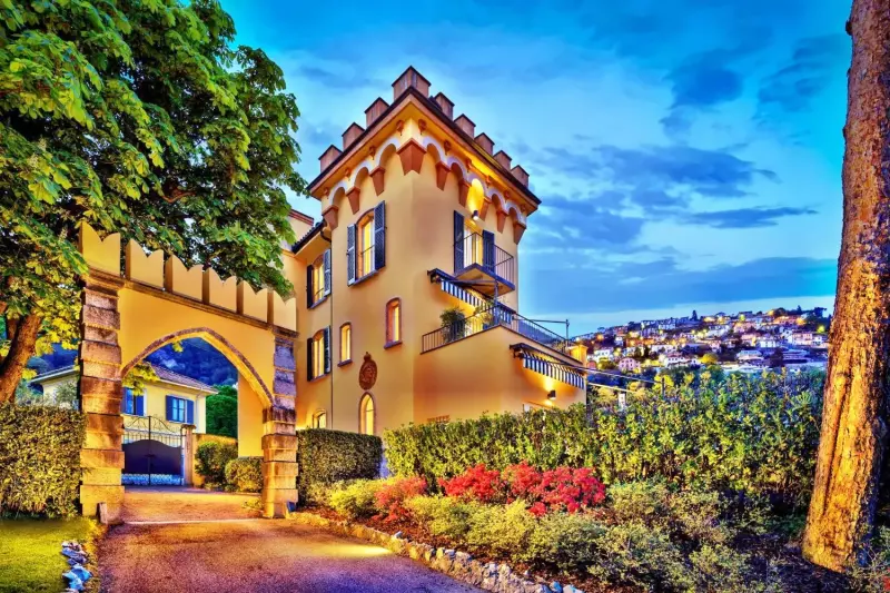 4 Bedroom Malakoff Villa 