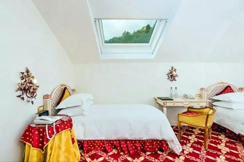 Attic Mansarda Room