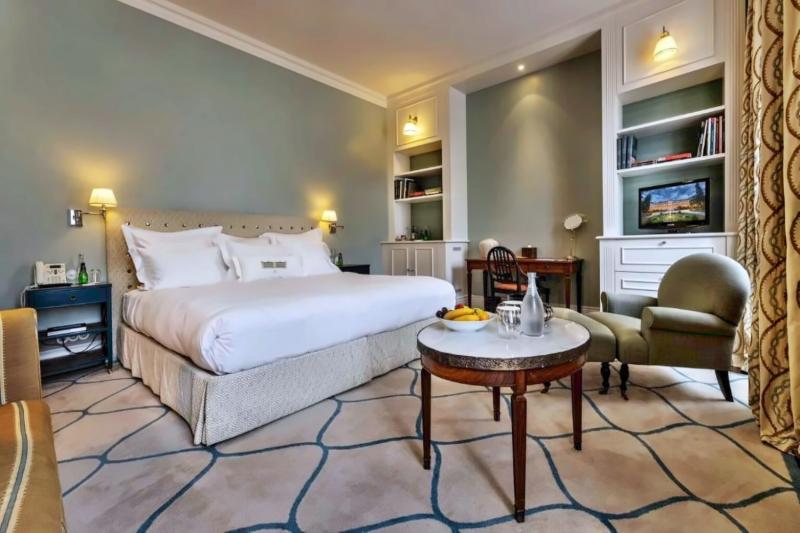 Junior Park View Suite 