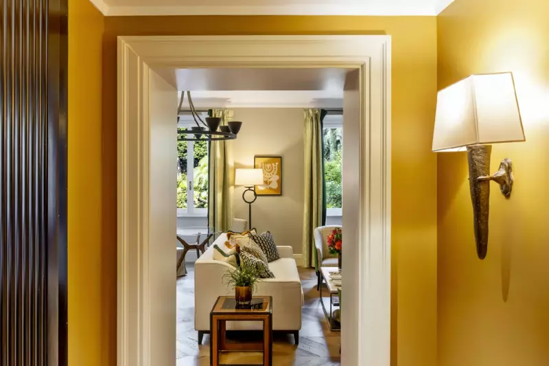 Deluxe Junior Garden View Suite 