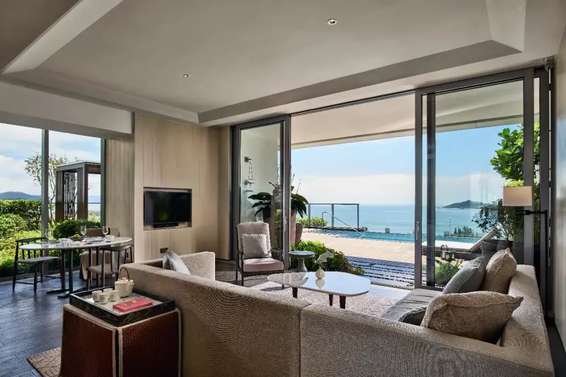 Panoramic Ocean View Pool Suite
