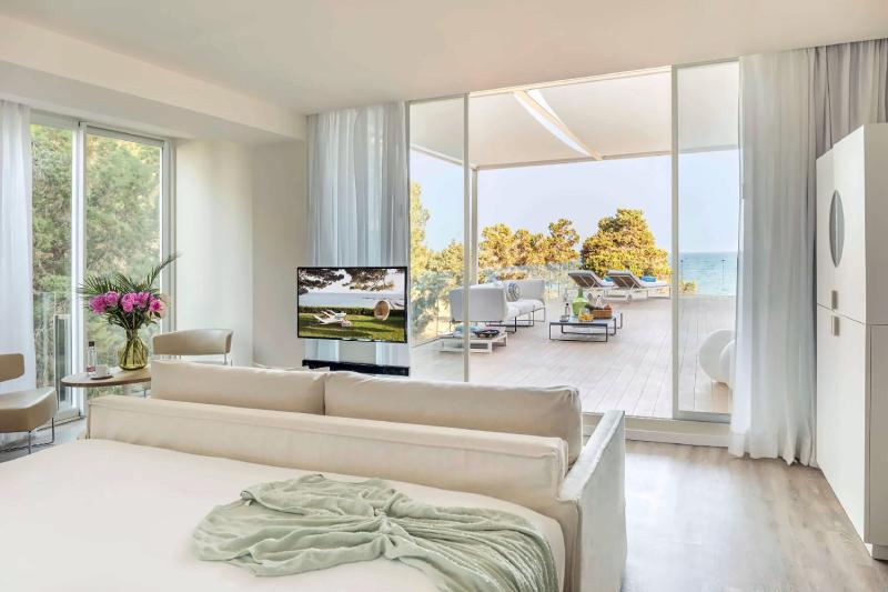 Extra ME Sea View Jacuzzi Terrace Junior Suite