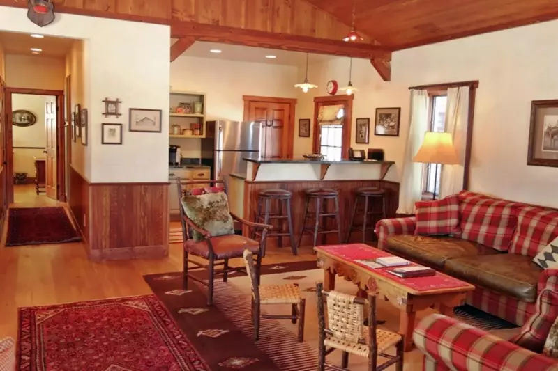 4 Bedroom Sara Janes Cottage 