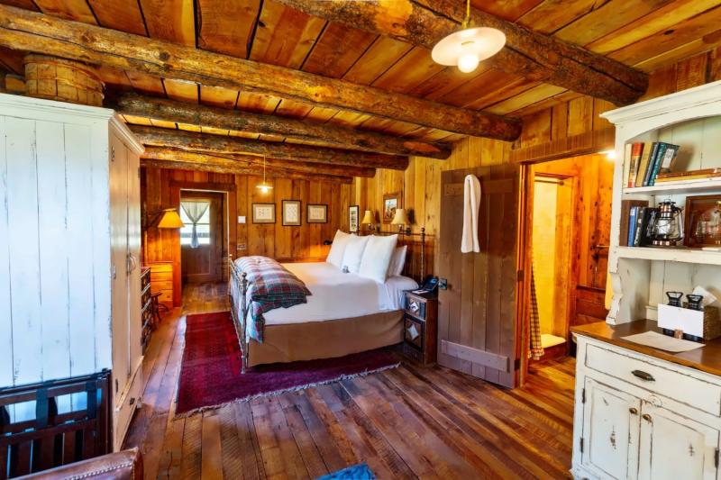 Wrangler Room