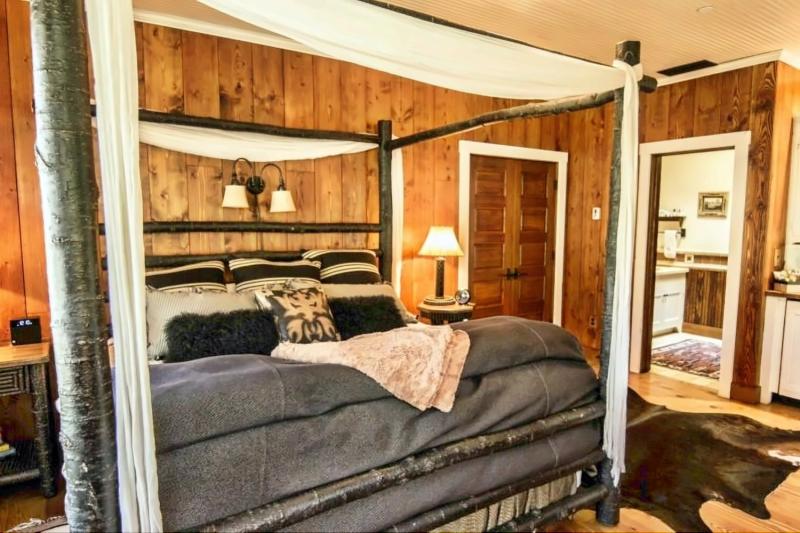 Granite Lodge Room