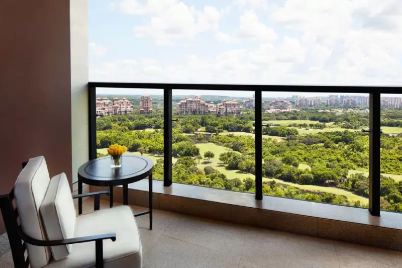 Deluxe Golf View Room