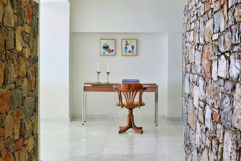 3 Bedroom Aphrodite Seafront Pool Club Suite