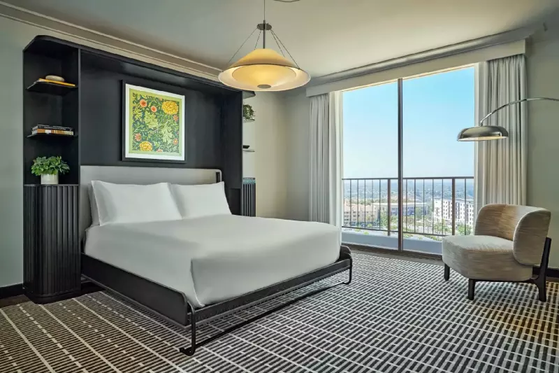 2 Bedroom Deluxe Suite 
