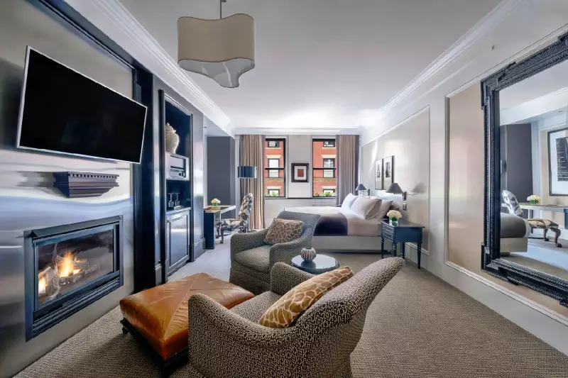 2 Bedroom Gilbert Stuart Suite