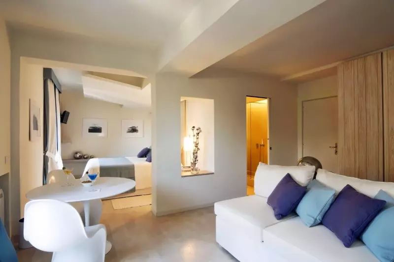 Deluxe Sea View Suite