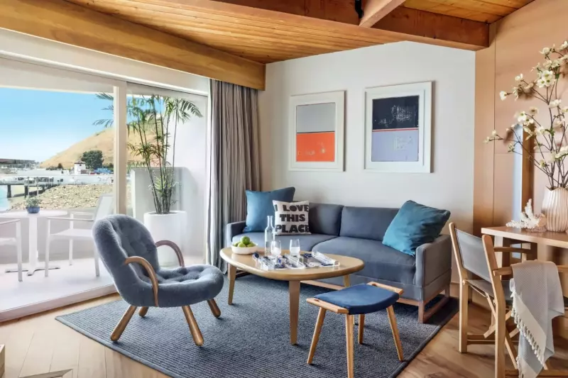 Pier Room