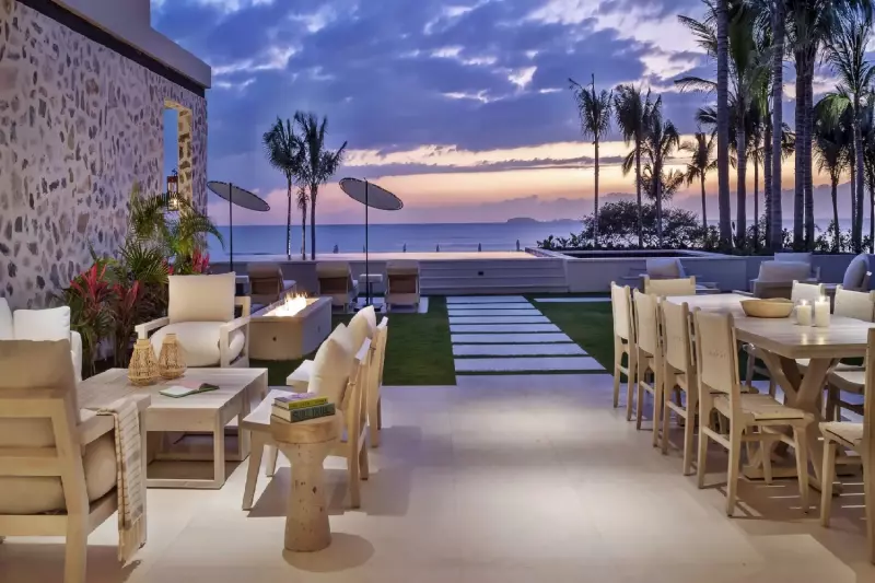 4 Bedroom Beachfront Casa