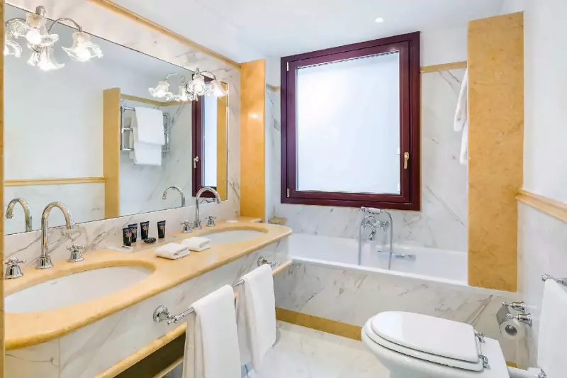 Canal View Room