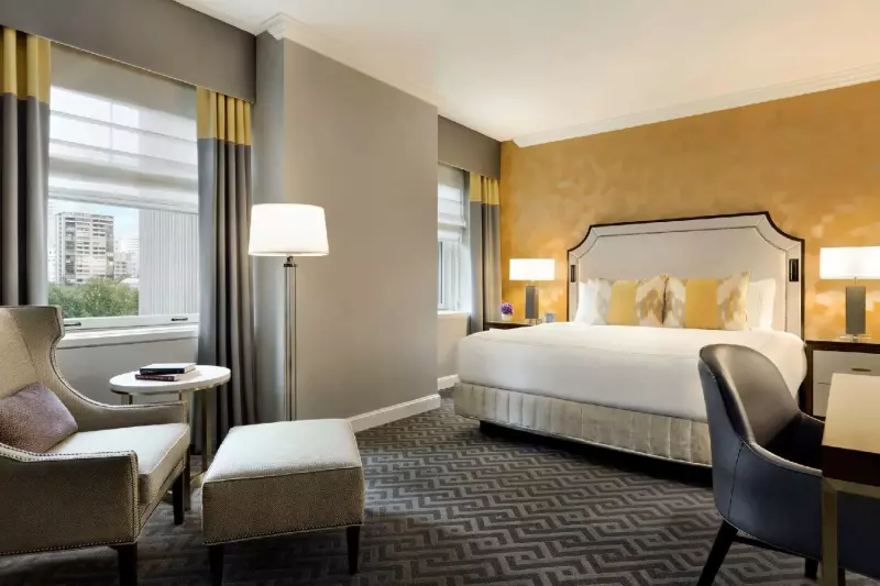 Deluxe Corner View Room