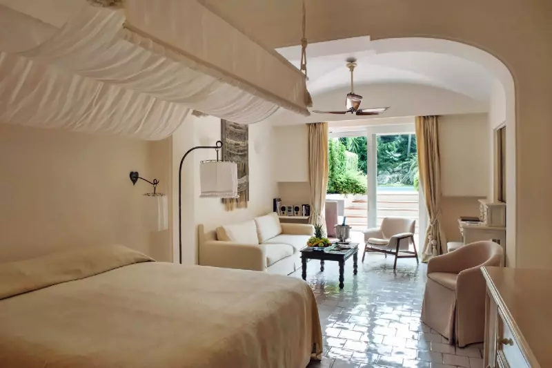 Deluxe with Garden & Private Pool Room