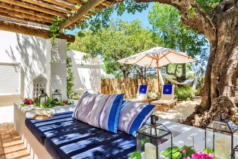 Secret Pool Suite
