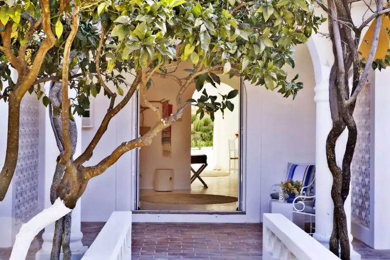 Laranjal Master Pool Suite