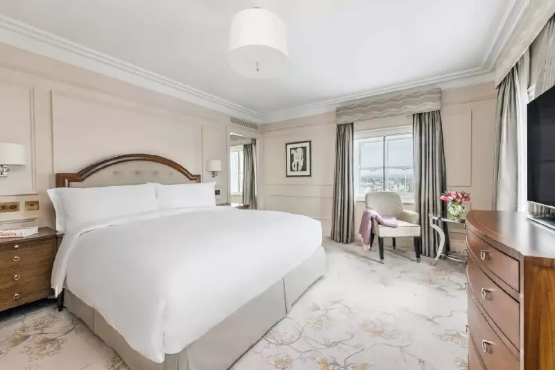 Club Tower Suite