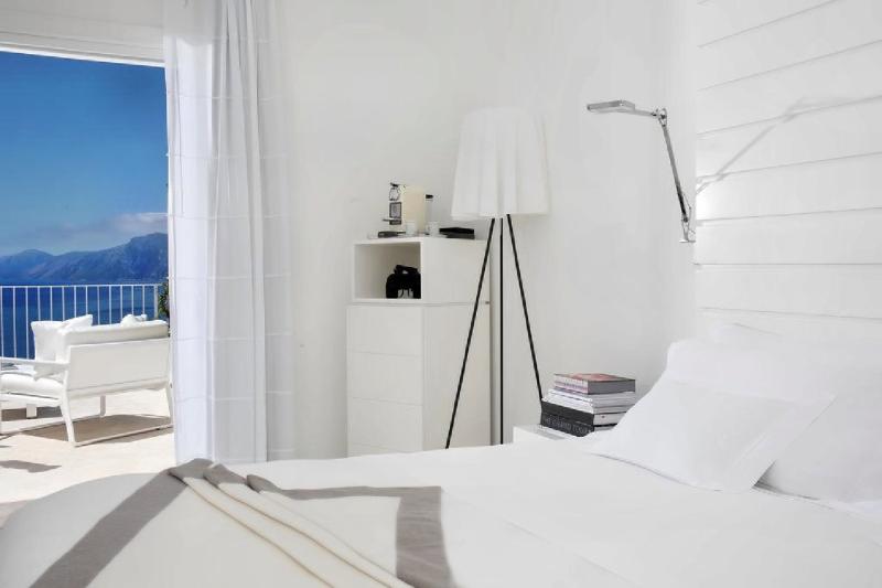 Grand De Luxe Sea View Room
