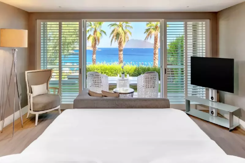 Deluxe Marine Suite