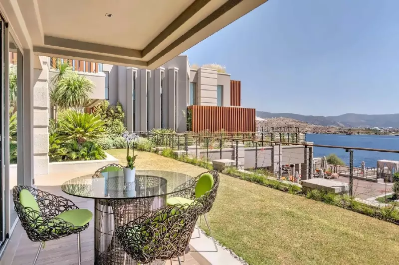 2 Bedroom Sea View Suite