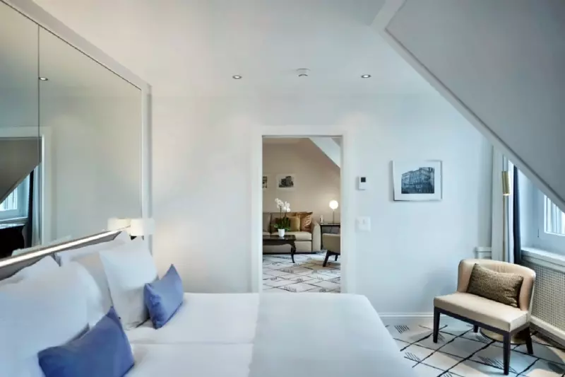Lifestyle River & Plaza View Suite 