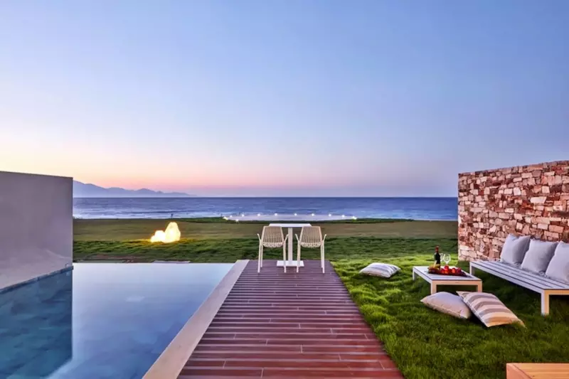 Deluxe Sea View Pool Suite