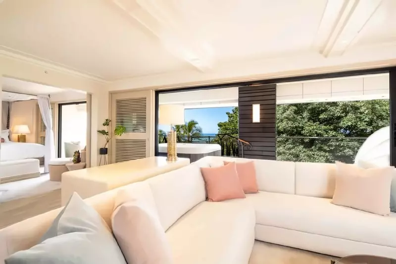 2 Bedroom Beach View Ruby Suite