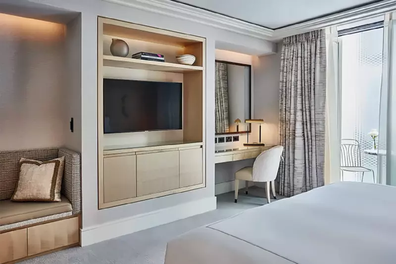 Courtyard Balcony Room