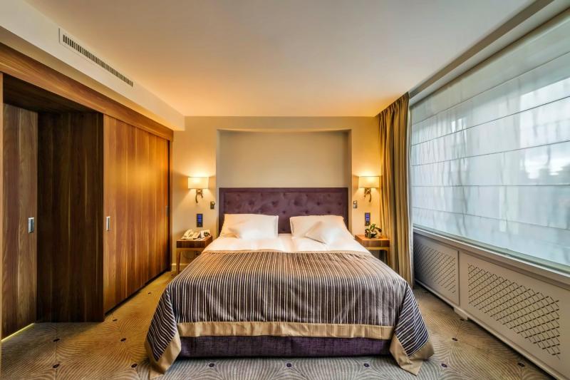City View Corner Suite
