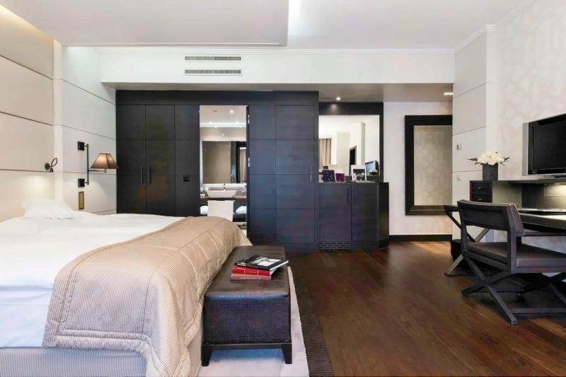 Junior City View Suite