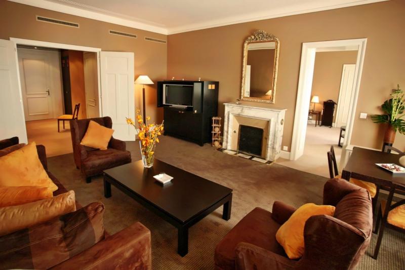 Deluxe Lake View Suite