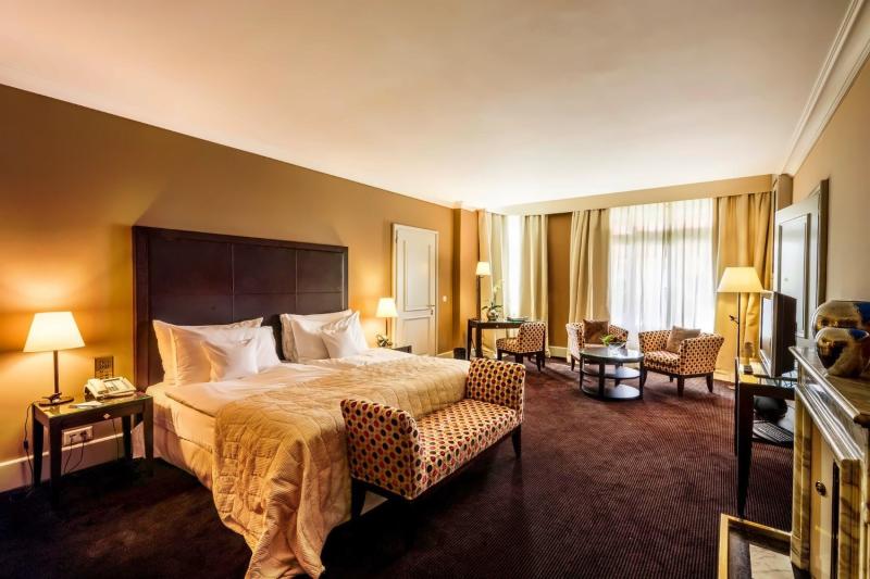 Deluxe Suite
