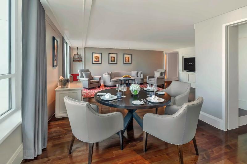 Opera Club Suite