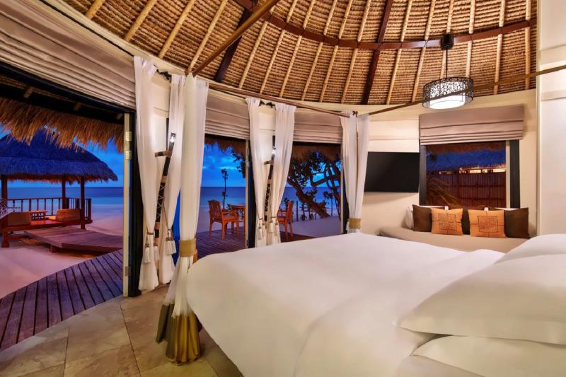Beachfront Sunset Pool Villa