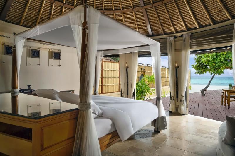 Grand Beachfront Pool Villa
