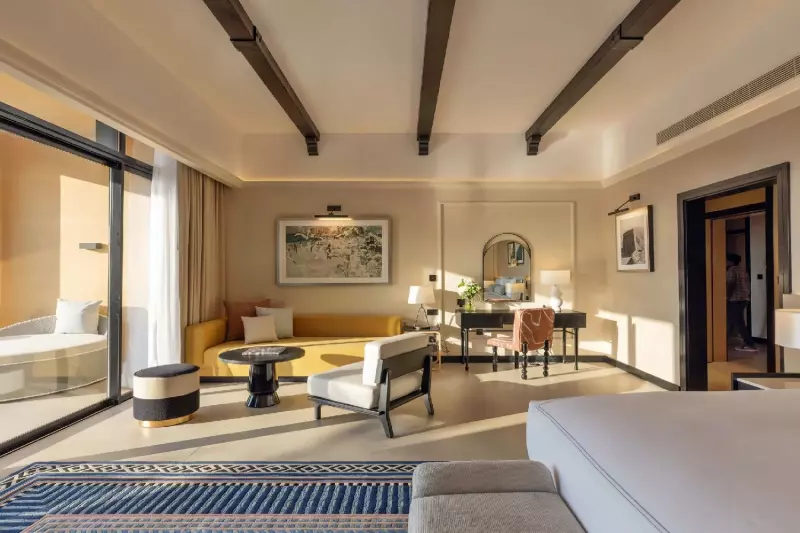 Magnifique Beachfront Suite