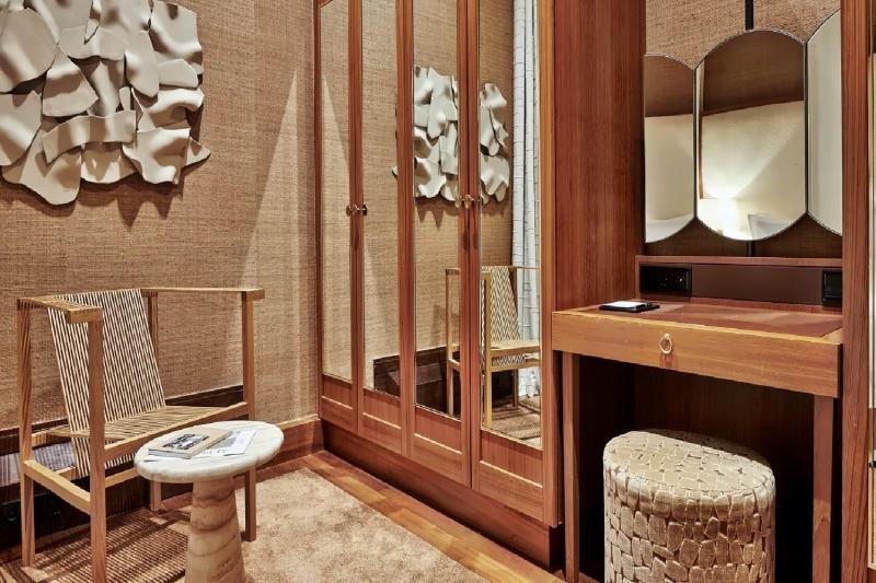 Harper S Bazaar Suite