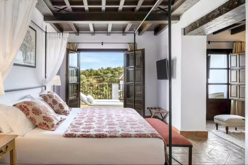 Deluxe Superior Balcony Room