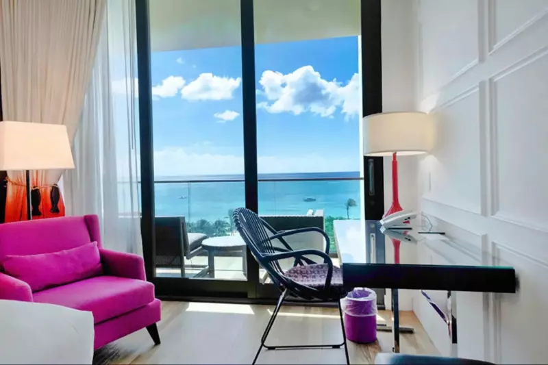 Premium Oceanfront Pool View Room