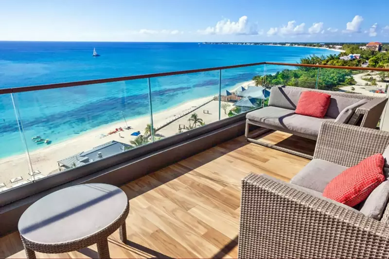 Oceanfront Suite