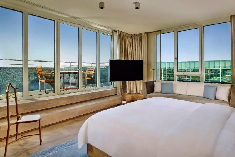 2 Bedroom Ritz Carlton Presidential Suite