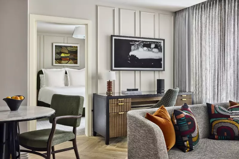 Courtyard View Suite