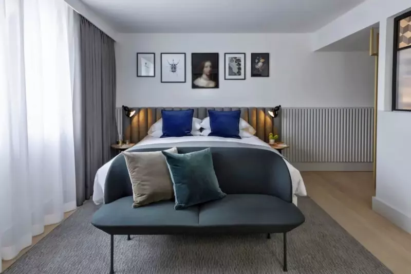  Premium Sofabed Room