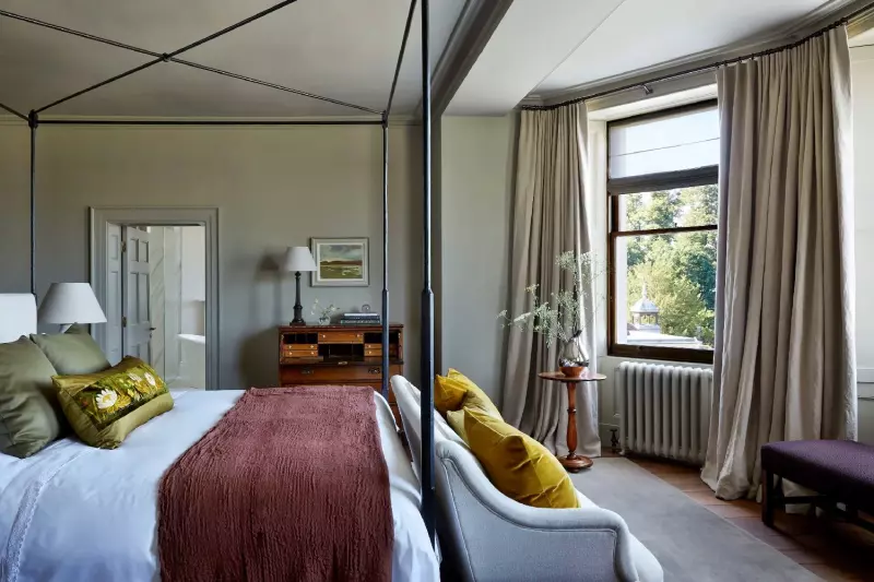 Lake Room
