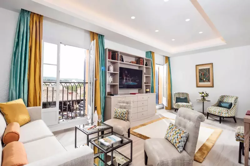 Deluxe Suite