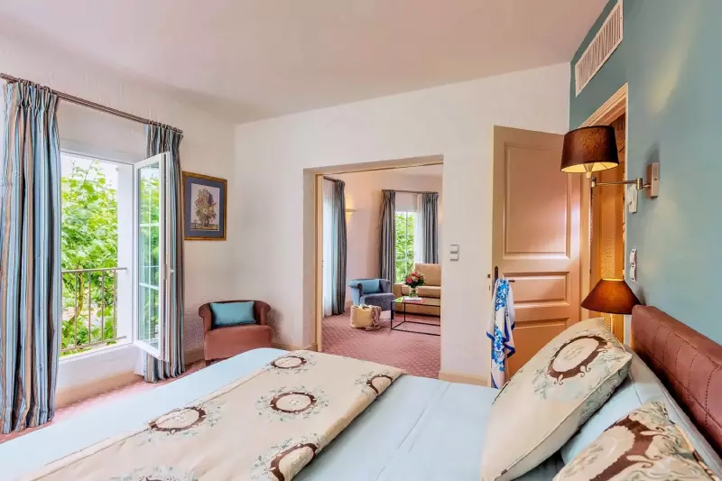 Du Roy Suite