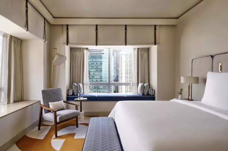 Grand Cityscape Corner Suite