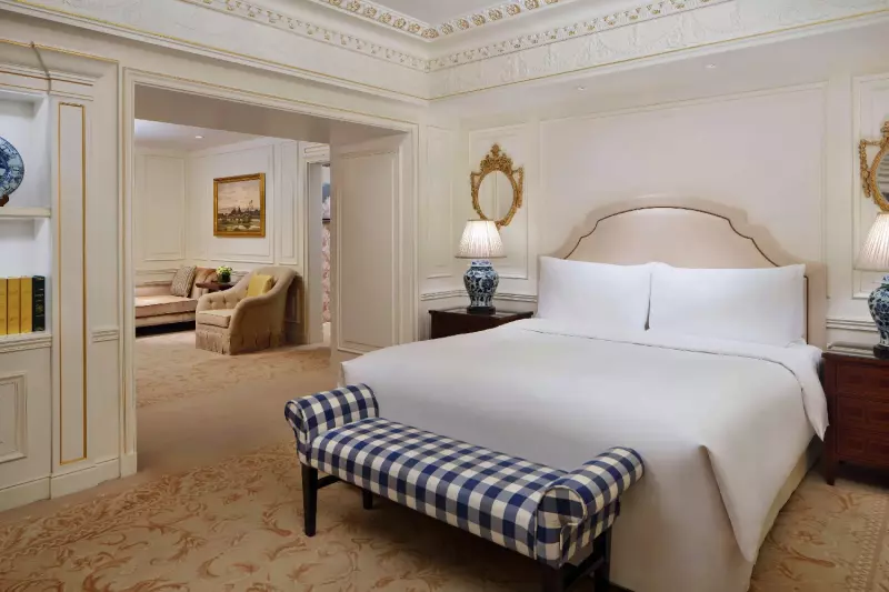 Carlton Club Suite